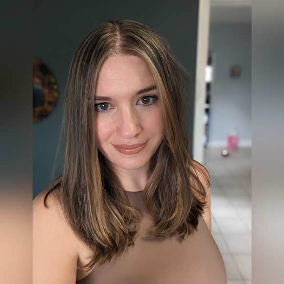 Meet your Posher, Vanessa - Picture 1 of 1